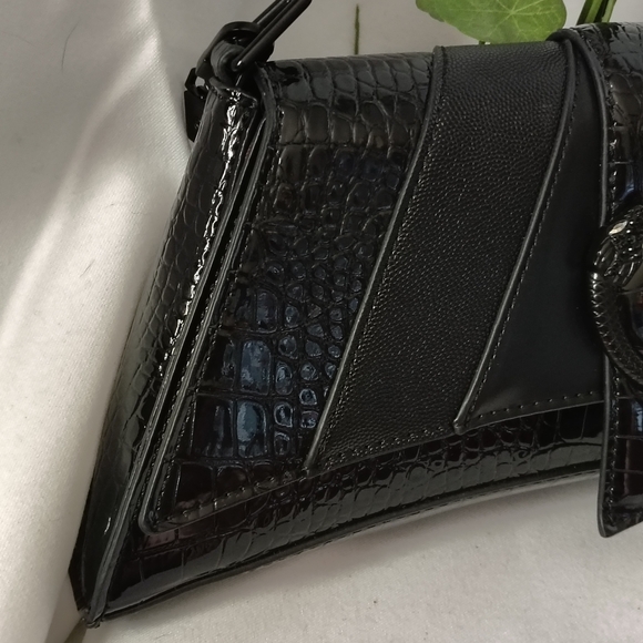 ALDO Black Patent Leather Alligator/Snake Clutch/Handbag w/ Double Snake Head - Picture 5 of 13